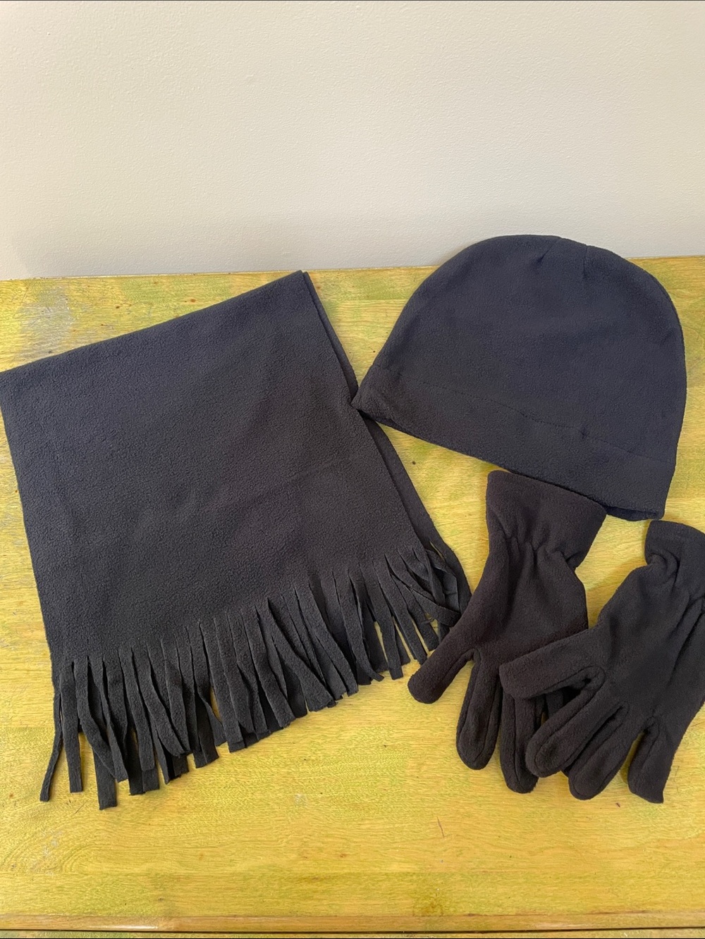 NWOT SCARF / HAT / GLOVES SET
